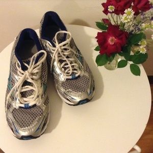 Grey Running Shoes - Mizuno Wave Rider 13 - 7.5